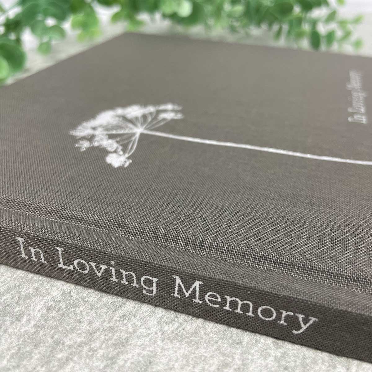 Comforting 'In Loving Memory' Quotes Gift Book