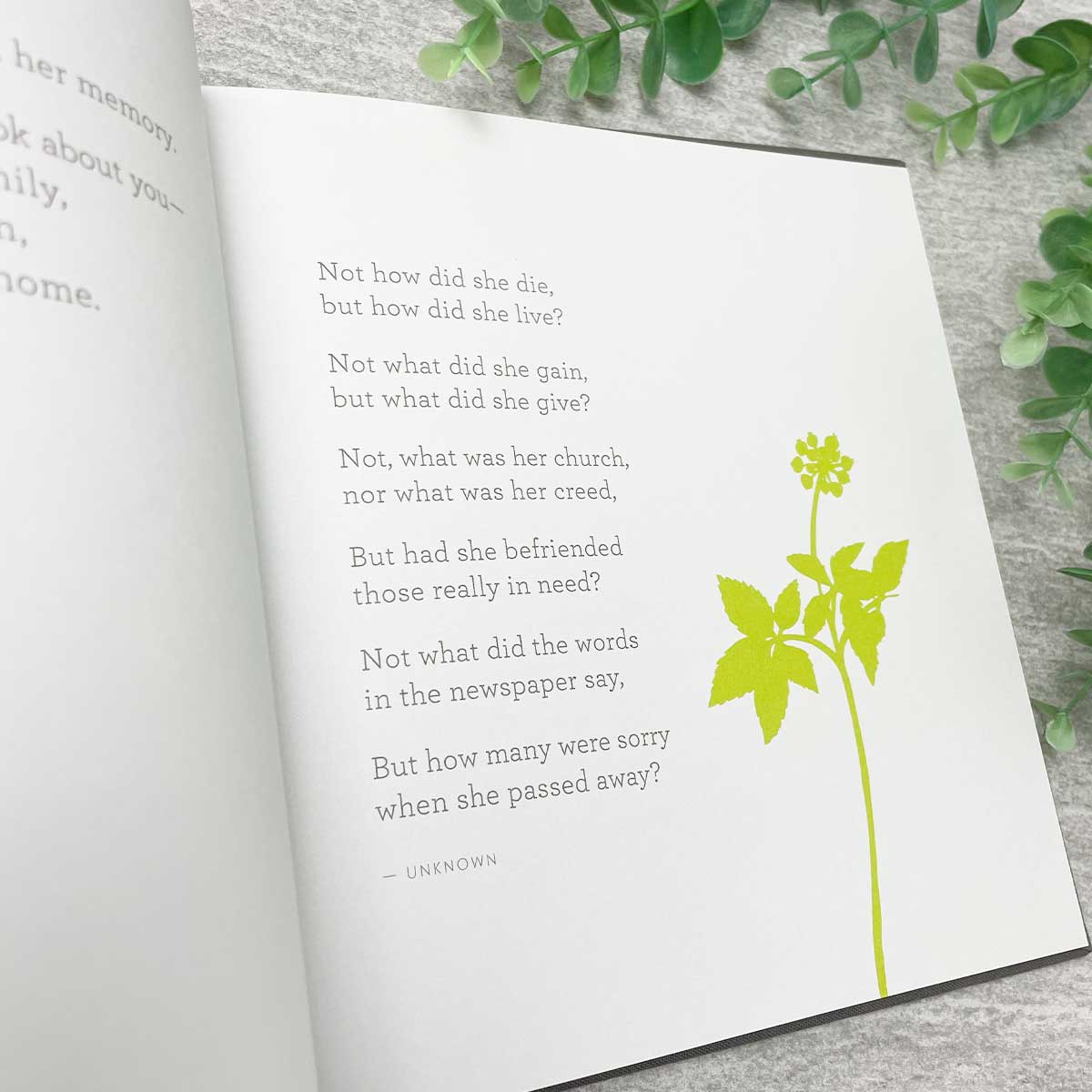 Comforting 'In Loving Memory' Quotes Gift Book