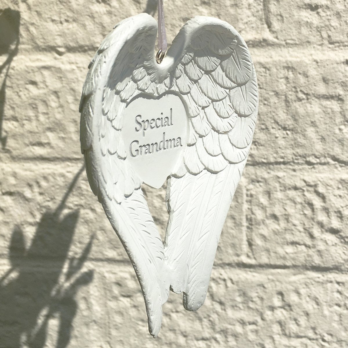 Commemorative Hanging Plaque. Angel Wings / Heart. 'Special Grandma' Sentiment.