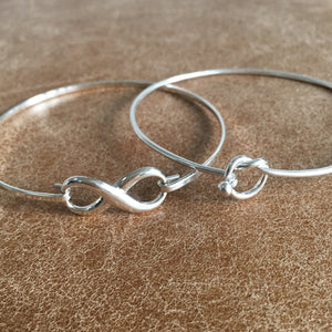 Bangle. Sterling Silver. Friendship Knot. Personalised Gift Box